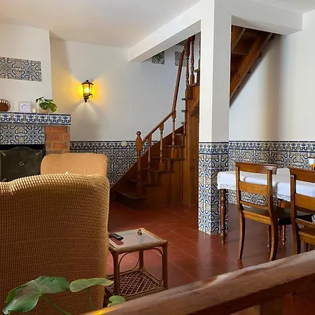 בית נופש Patio Da Muralha אובידוס