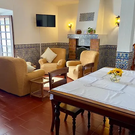 בית נופש Patio Da Muralha *